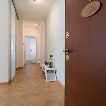 Turati Family Apartman Lecco