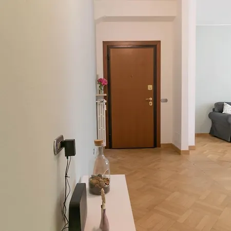 Turati Family Balcone E Posto Auto Лекко